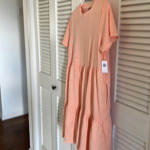 New Old Navy Peach colored, three tiered dress.